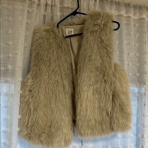 GAP Faux Fur Puffer Vest in Tan